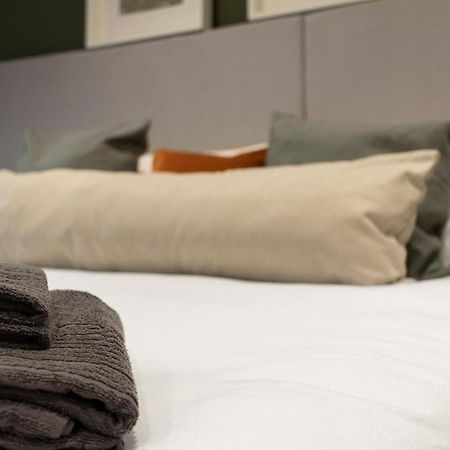 Luxe Courtyard Apartment For 4 Near Exeter City Centre Exteriör bild