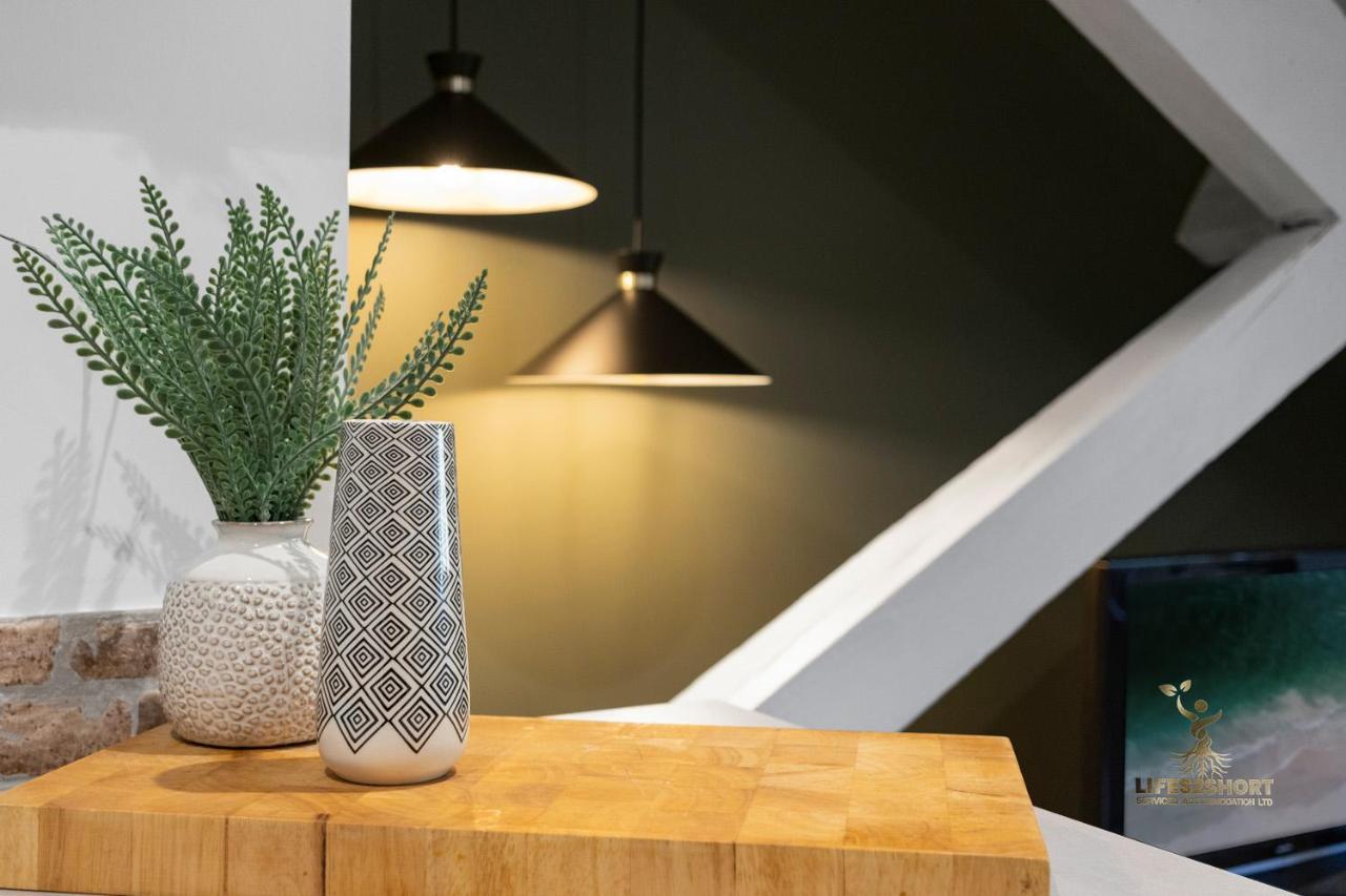 Luxe Courtyard Apartment For 4 Near Exeter City Centre Exteriör bild