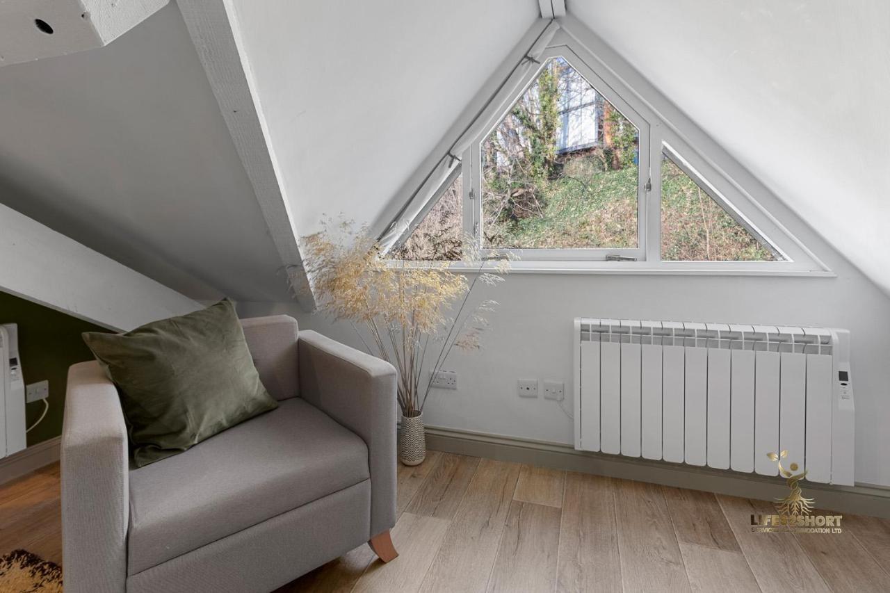 Luxe Courtyard Apartment For 4 Near Exeter City Centre Exteriör bild