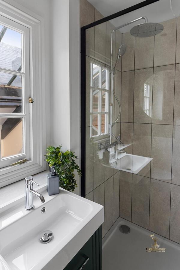 Luxe Courtyard Apartment For 4 Near Exeter City Centre Exteriör bild