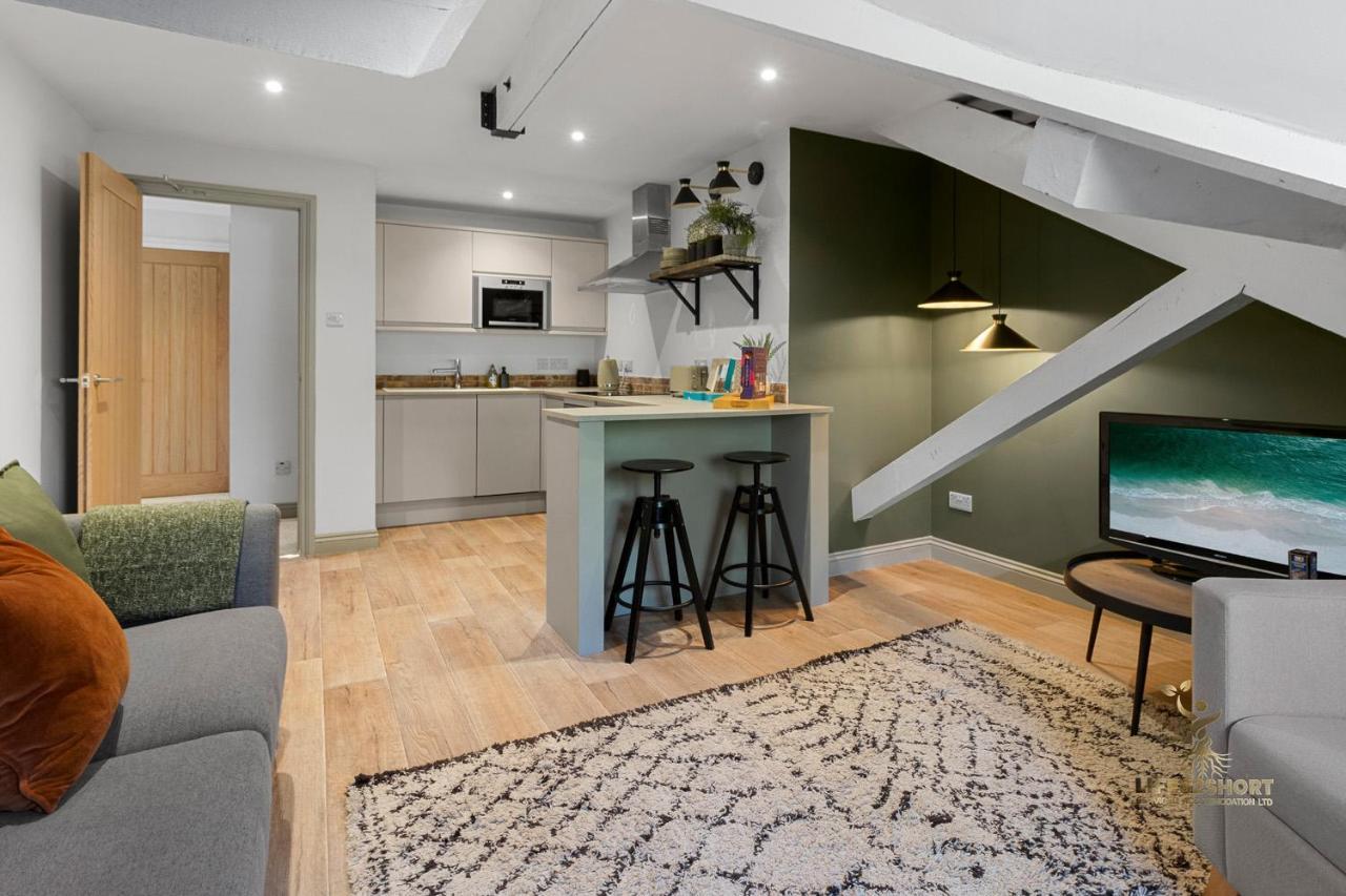 Luxe Courtyard Apartment For 4 Near Exeter City Centre Exteriör bild